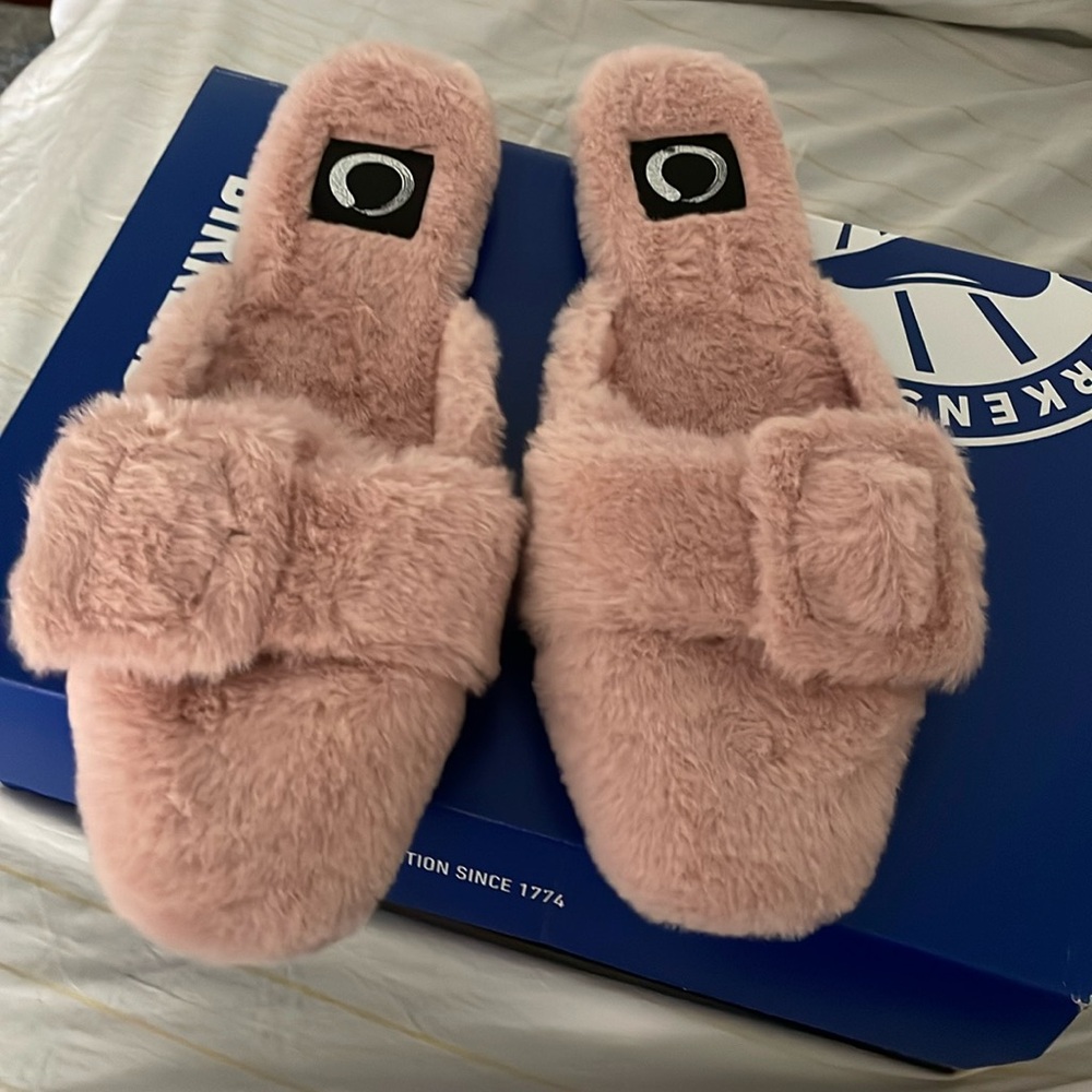 New fuzzy sandals for outside